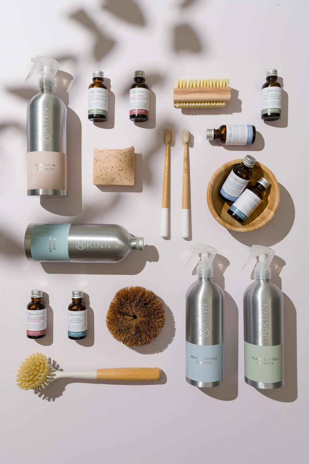 Plastic free, eco-friendly cleaning products by KINN Living, photographed by Agnes Troszt www.sandvisuals.com